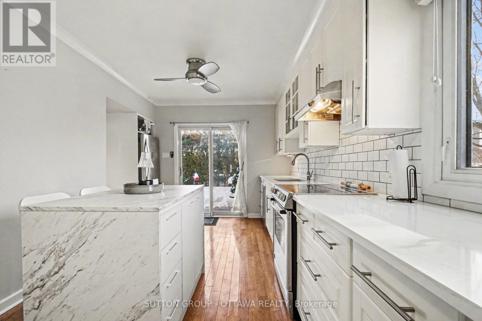 












90 WITHROW AVENUE

,
Ottawa,




Ontario
K2G2J5

