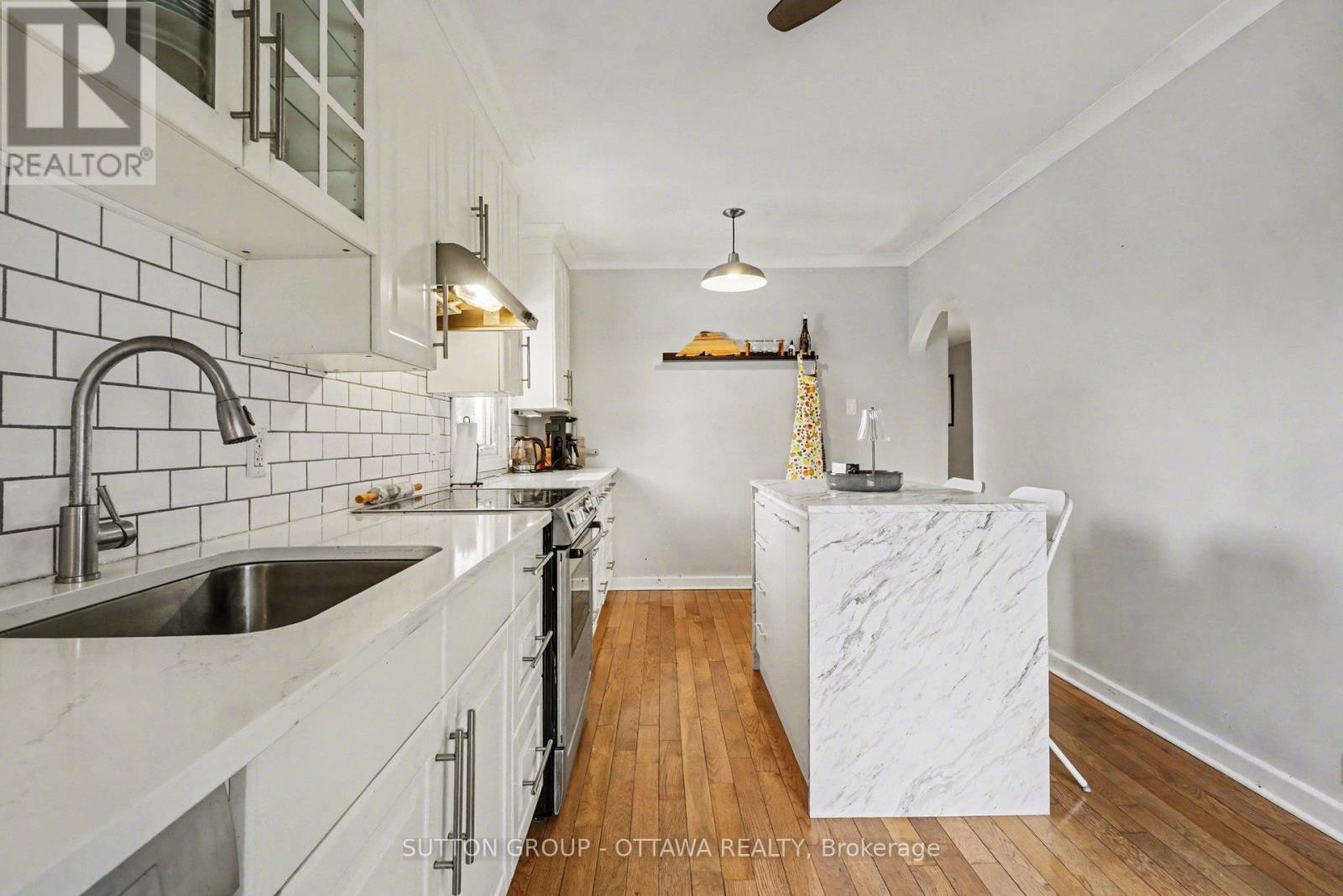 












90 WITHROW AVENUE

,
Ottawa,




Ontario
K2G2J5

