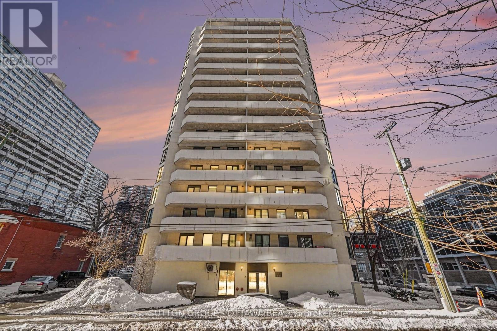 












1004 - 200 BAY STREET

,
Ottawa,




Ontario
K1R7W8

