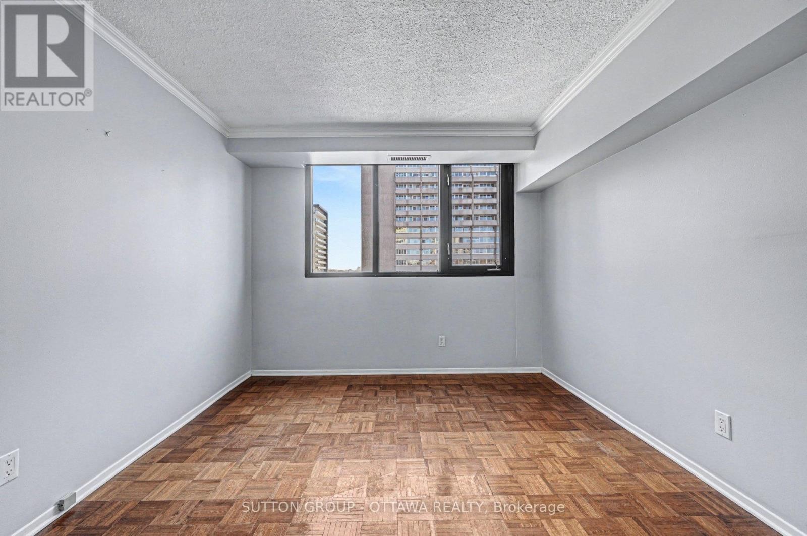 












1004 - 200 BAY STREET

,
Ottawa,




Ontario
K1R7W8

