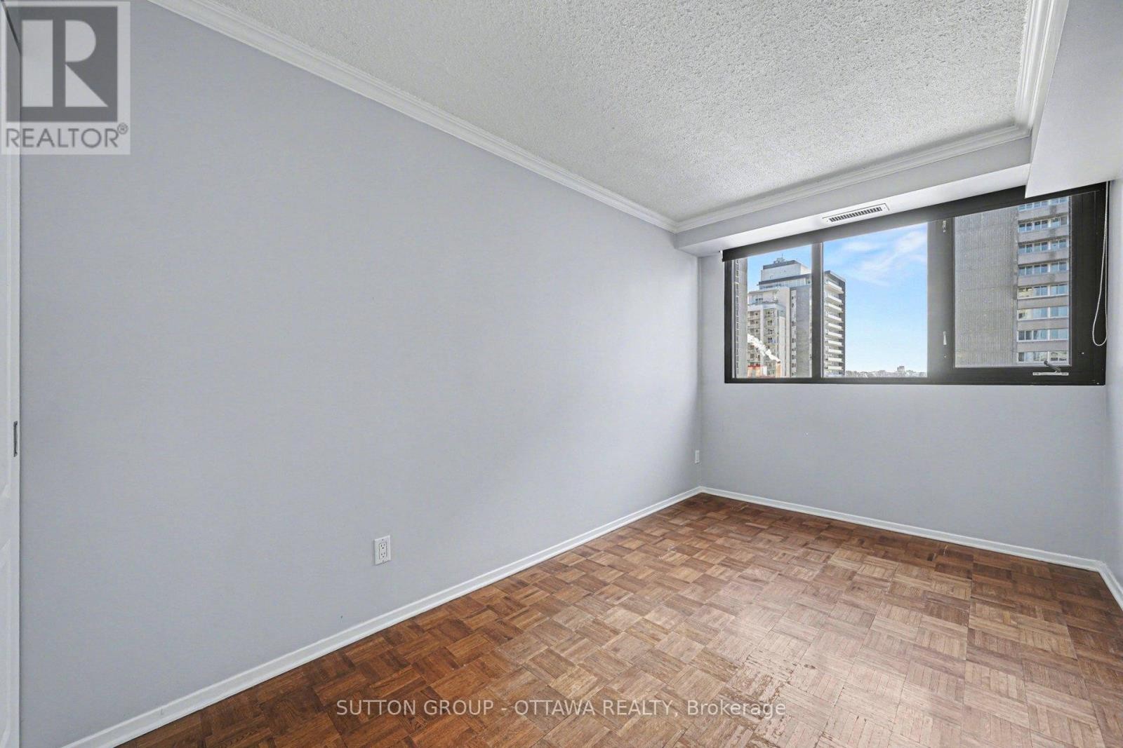 












1004 - 200 BAY STREET

,
Ottawa,




Ontario
K1R7W8

