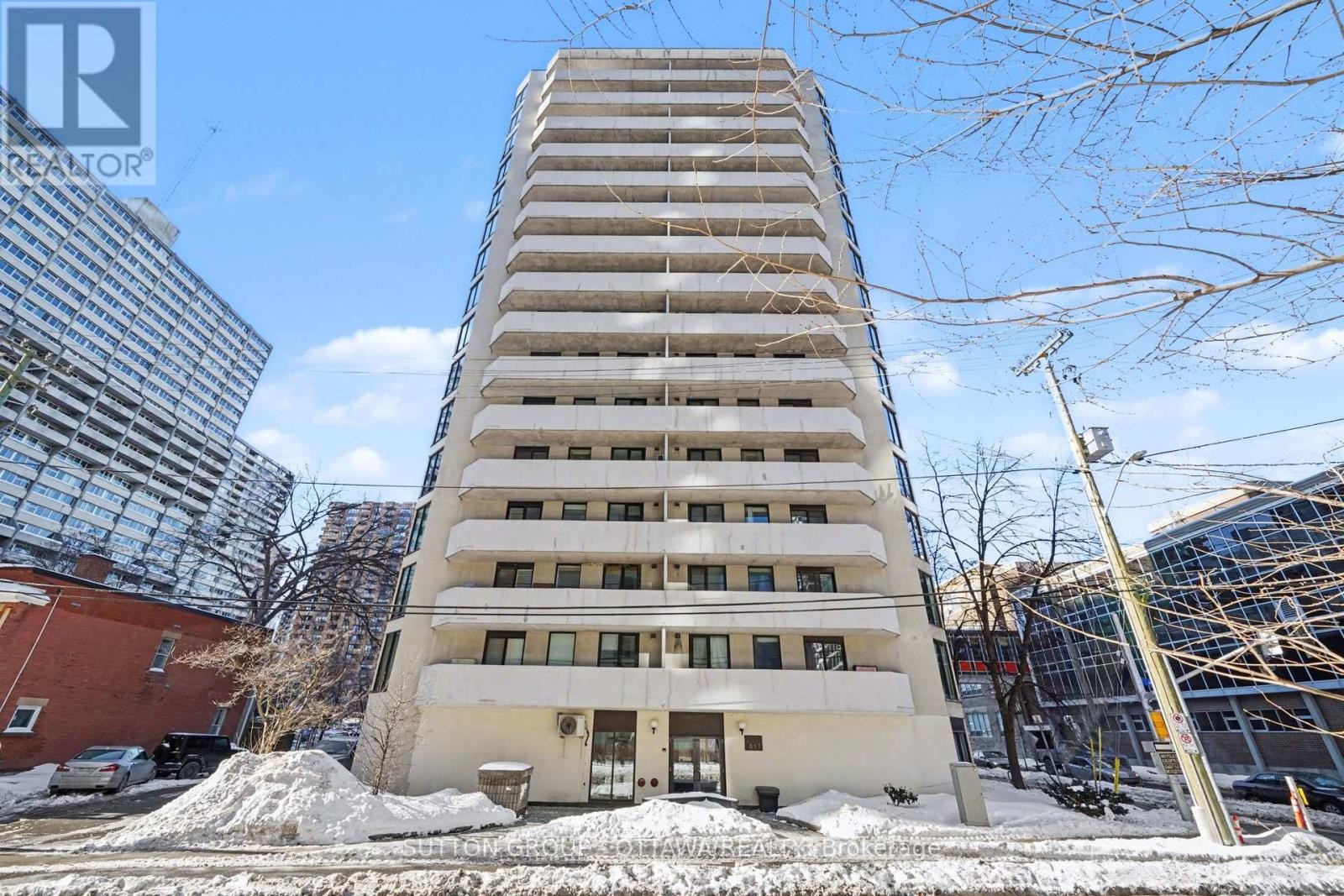 












1004 - 200 BAY STREET

,
Ottawa,




Ontario
K1R7W8

