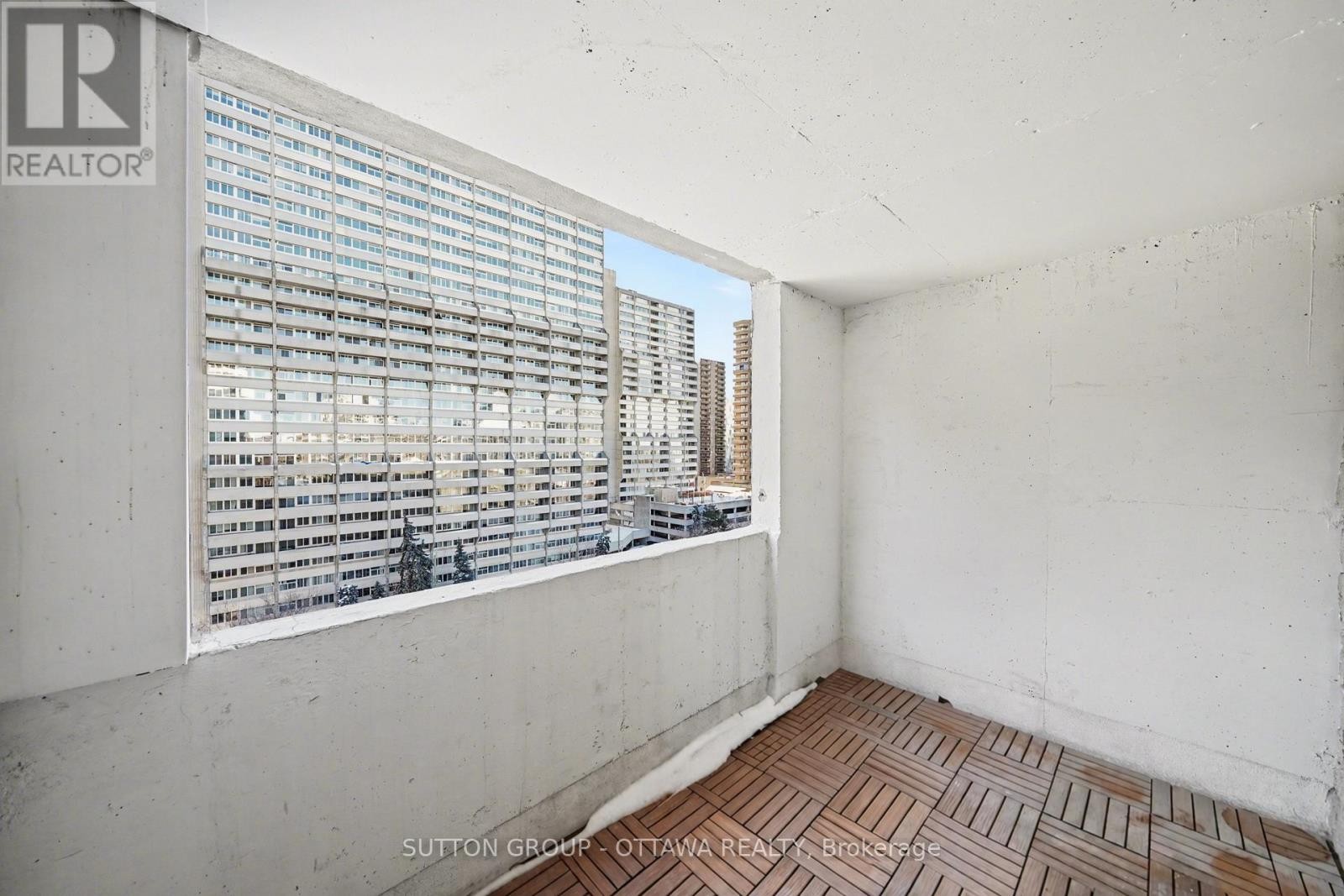 












1004 - 200 BAY STREET

,
Ottawa,




Ontario
K1R7W8

