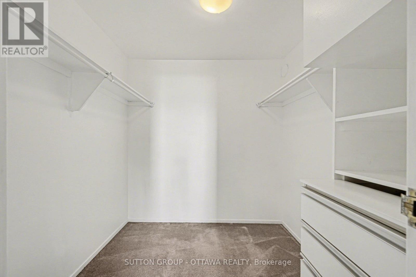 












1004 - 200 BAY STREET

,
Ottawa,




Ontario
K1R7W8

