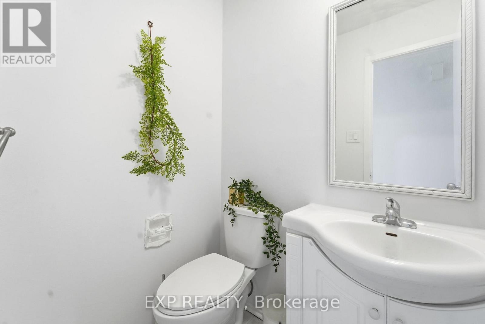 












78 - 36 BARROW CRESCENT

,
Ottawa,




Ontario
K2L2K1

