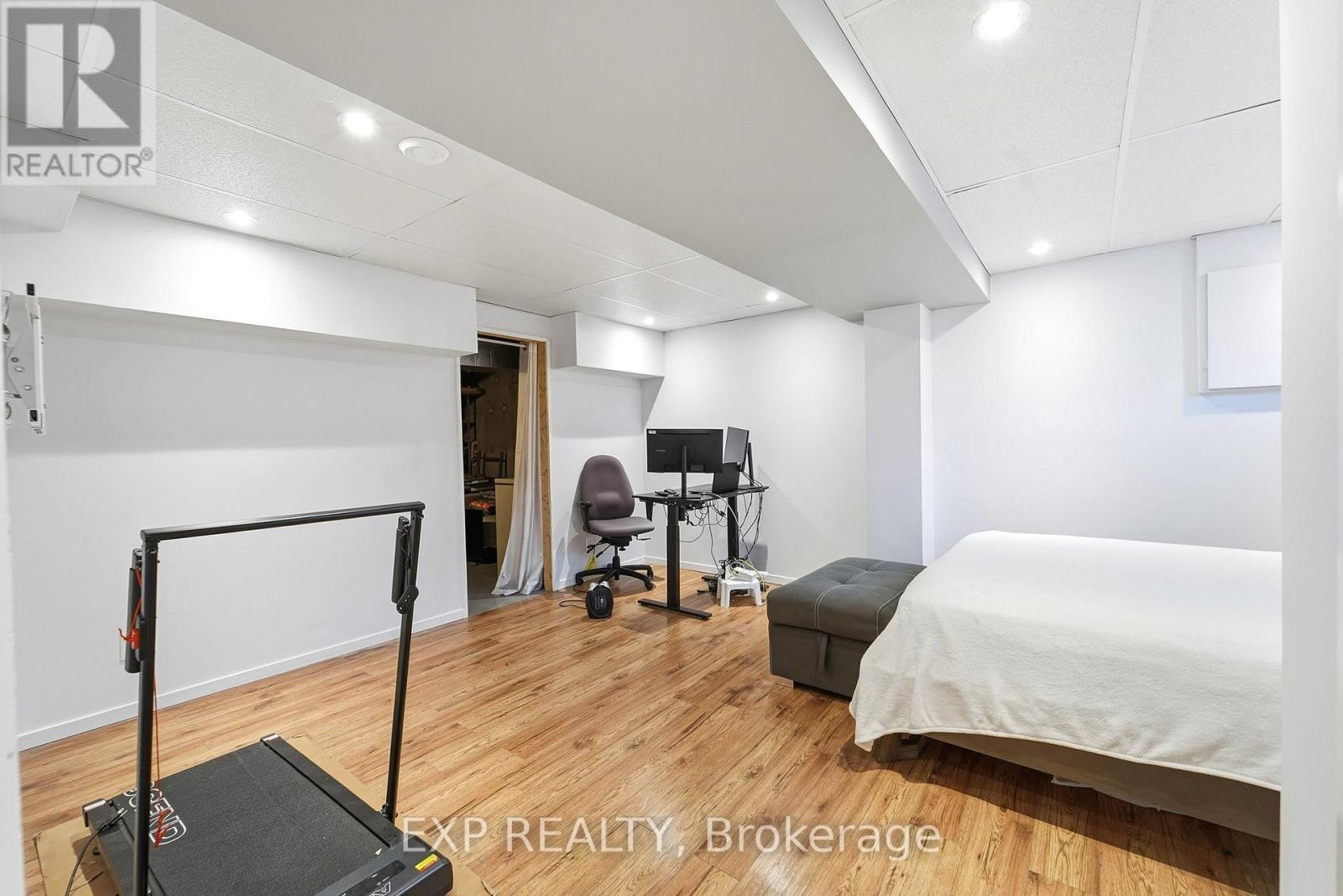 












78 - 36 BARROW CRESCENT

,
Ottawa,




Ontario
K2L2K1

