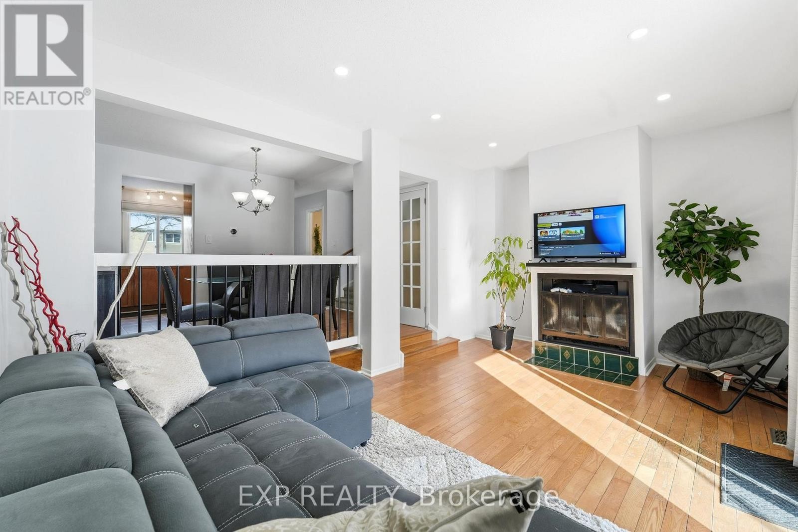 












78 - 36 BARROW CRESCENT

,
Ottawa,




Ontario
K2L2K1

