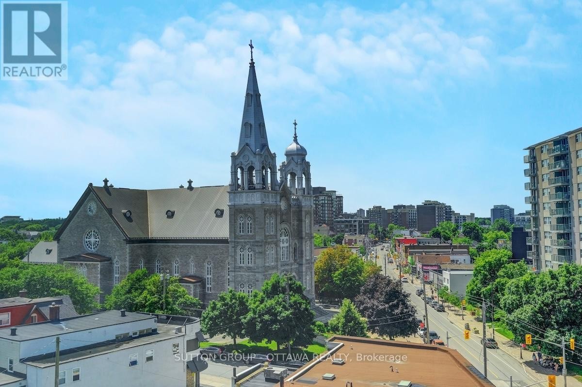 












308 - 1000 WELLINGTON STREET W

,
Ottawa,




Ontario
K1Y2X9

