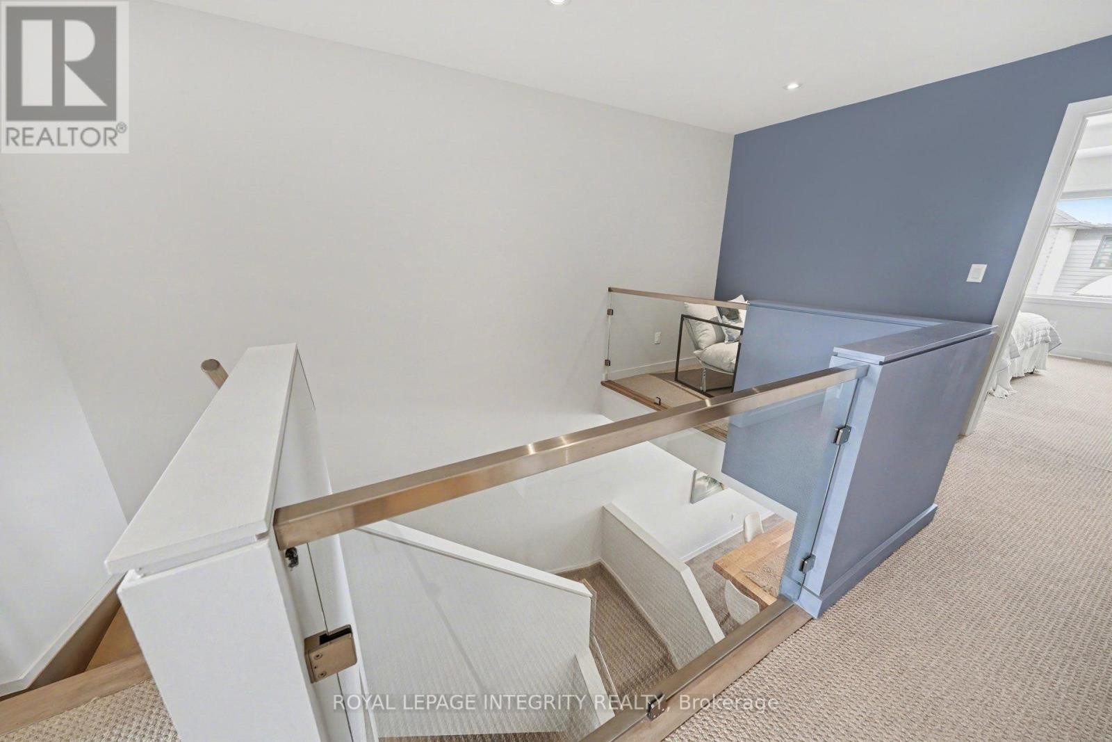 












725 GUARDIAN GROVE

,
Ottawa,




Ontario
K1X0B2

