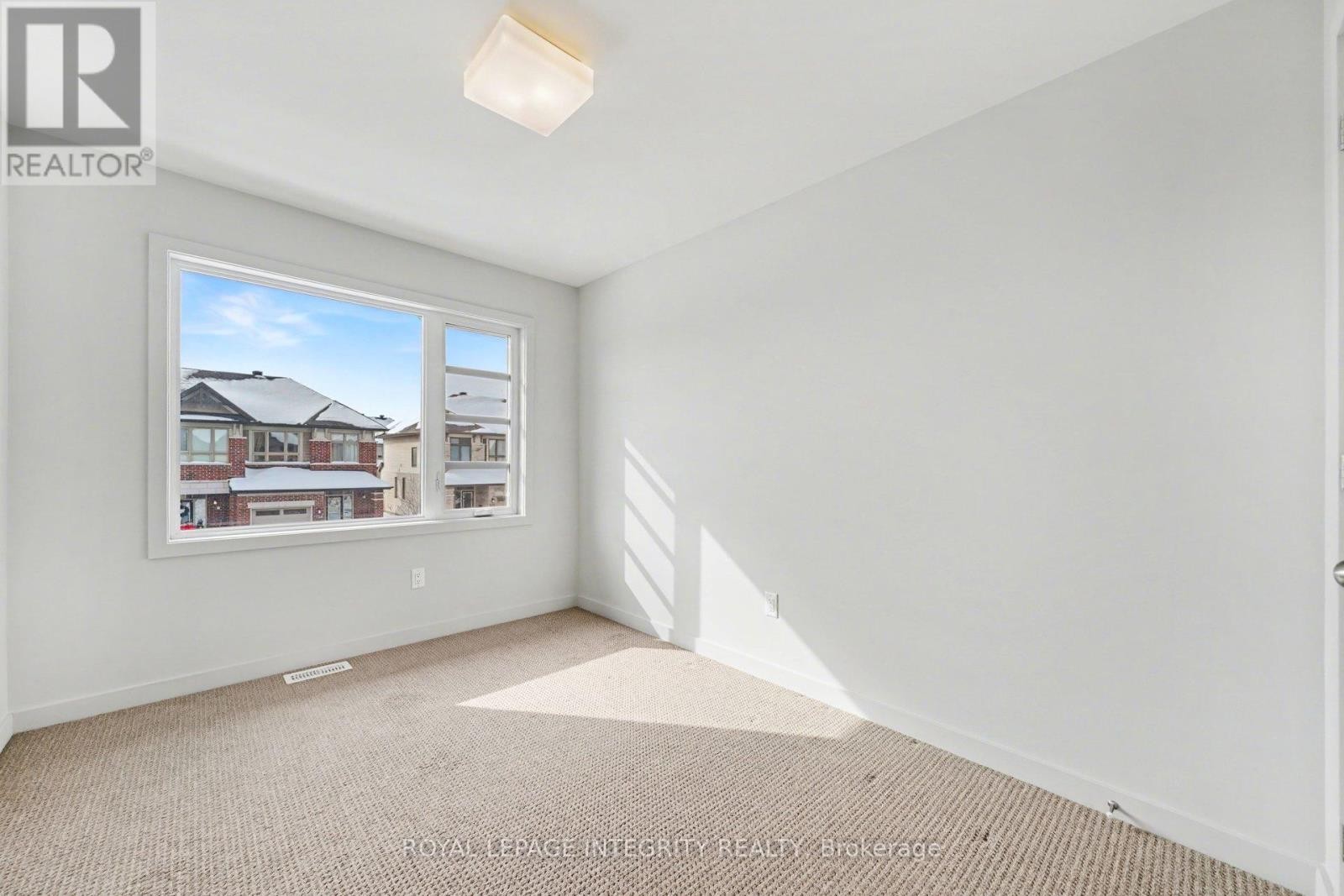 












725 GUARDIAN GROVE

,
Ottawa,




Ontario
K1X0B2

