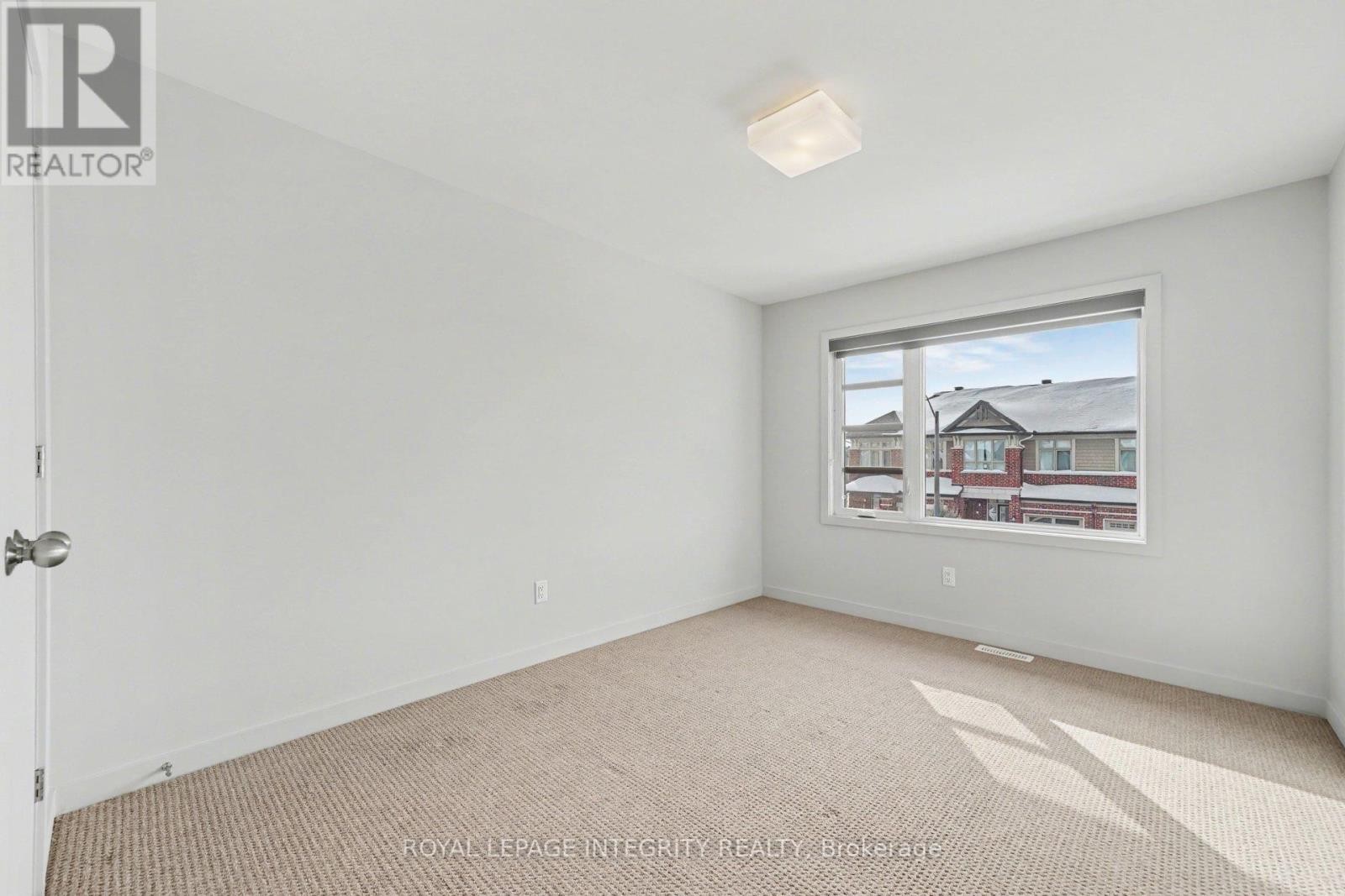 












725 GUARDIAN GROVE

,
Ottawa,




Ontario
K1X0B2

