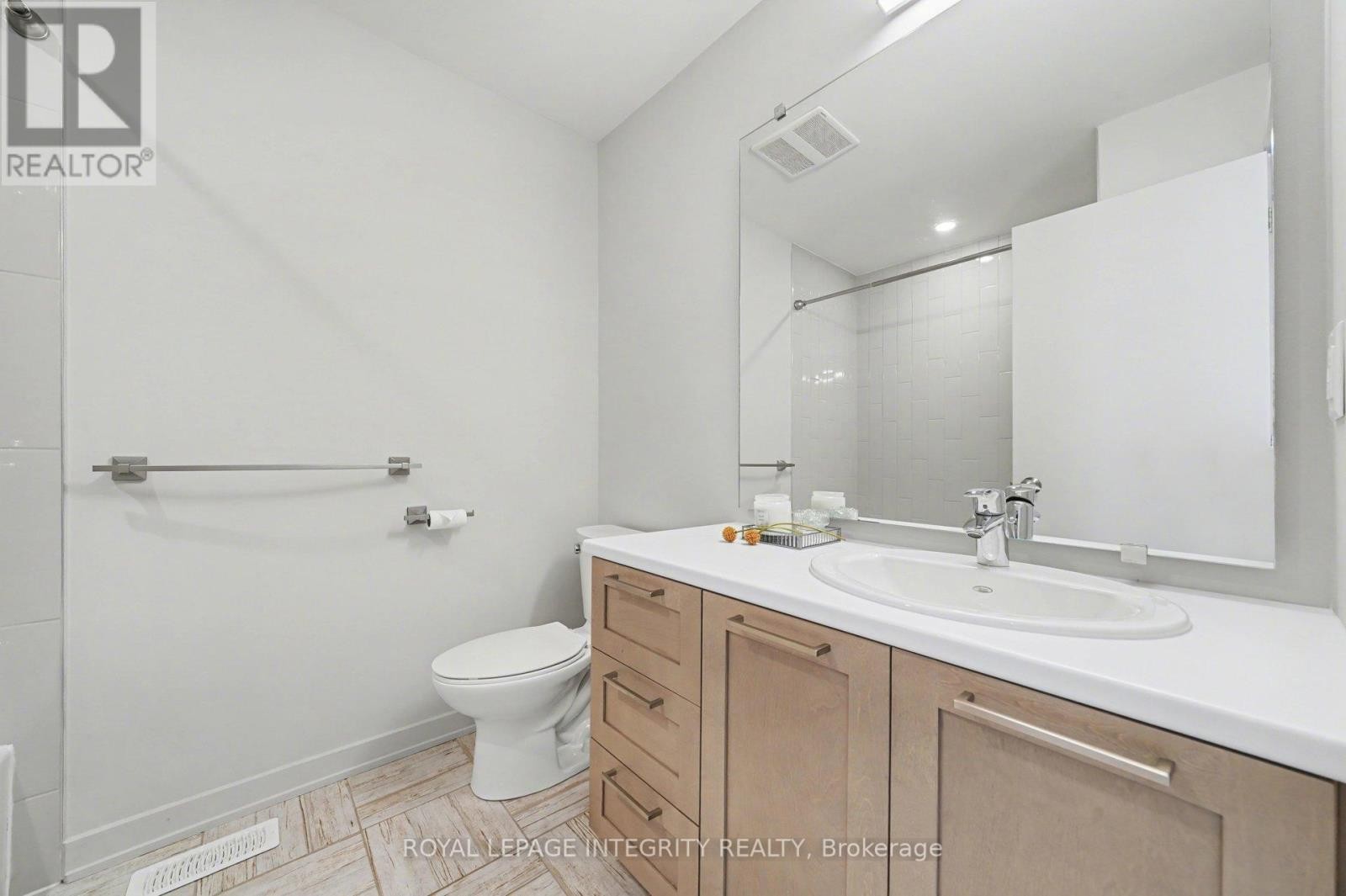 












725 GUARDIAN GROVE

,
Ottawa,




Ontario
K1X0B2

