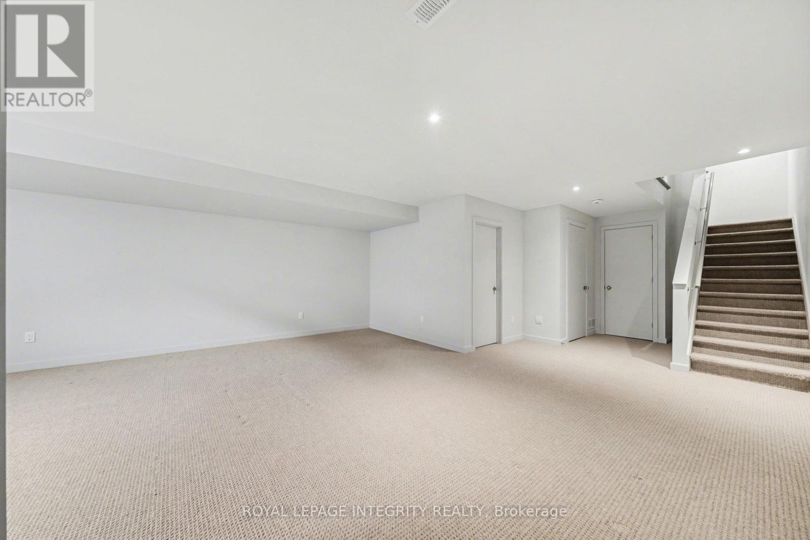 












725 GUARDIAN GROVE

,
Ottawa,




Ontario
K1X0B2

