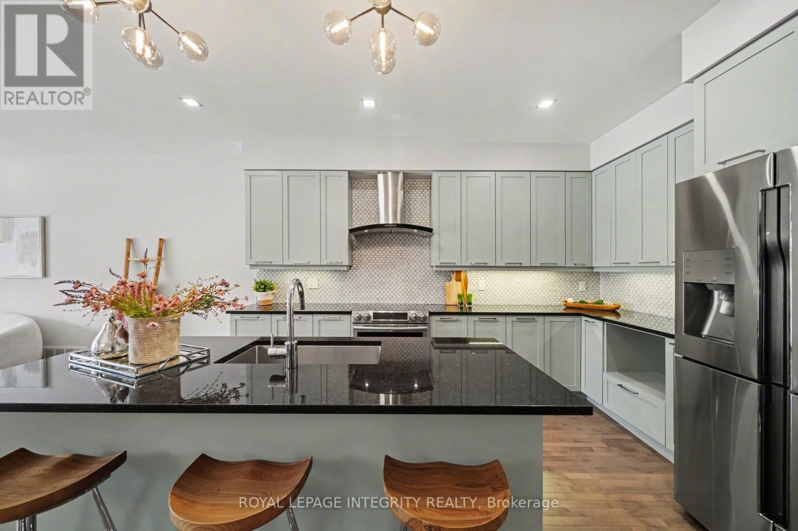 












725 GUARDIAN GROVE

,
Ottawa,




Ontario
K1X0B2

