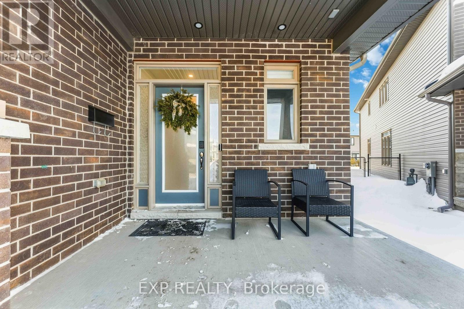 












212 REISLING WAY

,
Ottawa,




Ontario
K1T0X1

