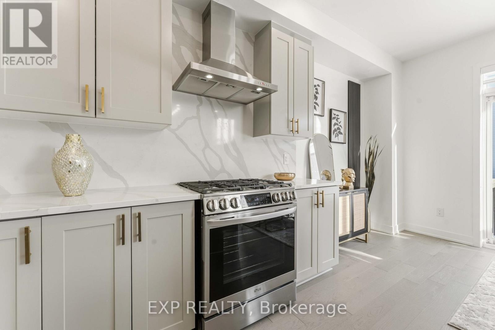 












212 REISLING WAY

,
Ottawa,




Ontario
K1T0X1

