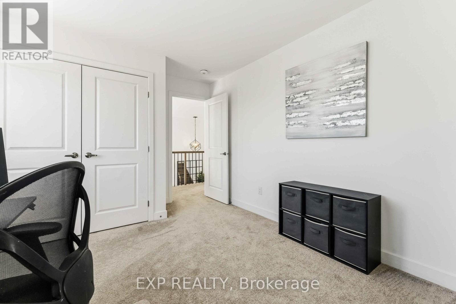 












212 REISLING WAY

,
Ottawa,




Ontario
K1T0X1

