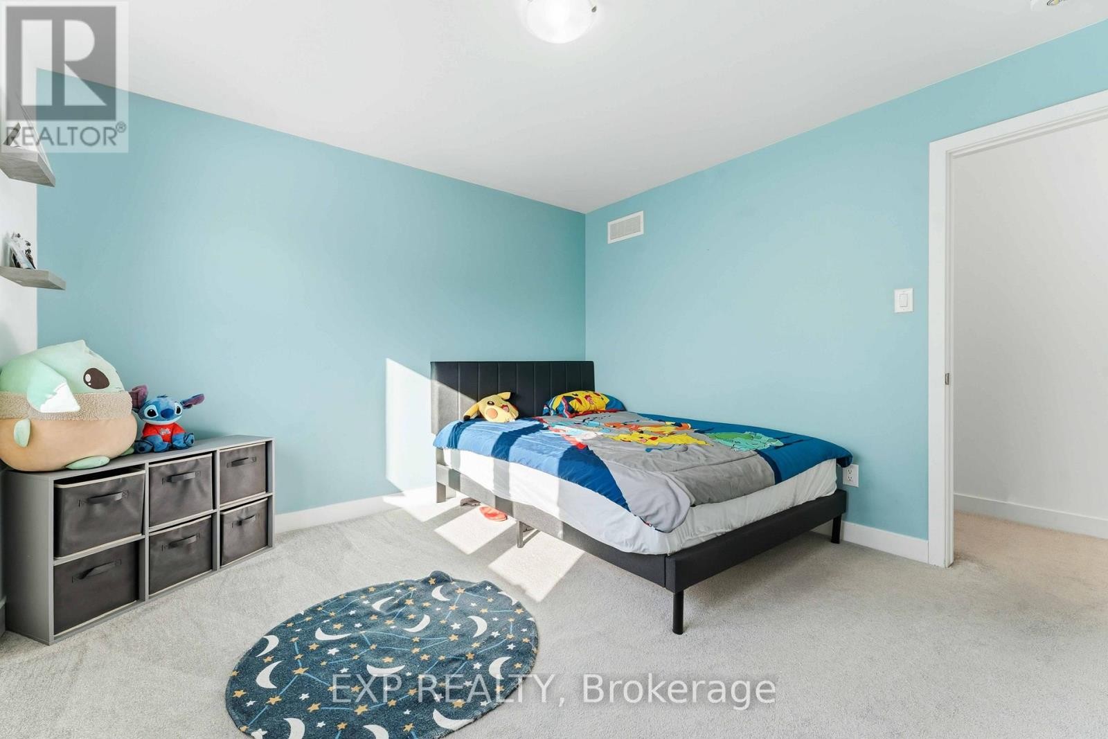 












212 REISLING WAY

,
Ottawa,




Ontario
K1T0X1

