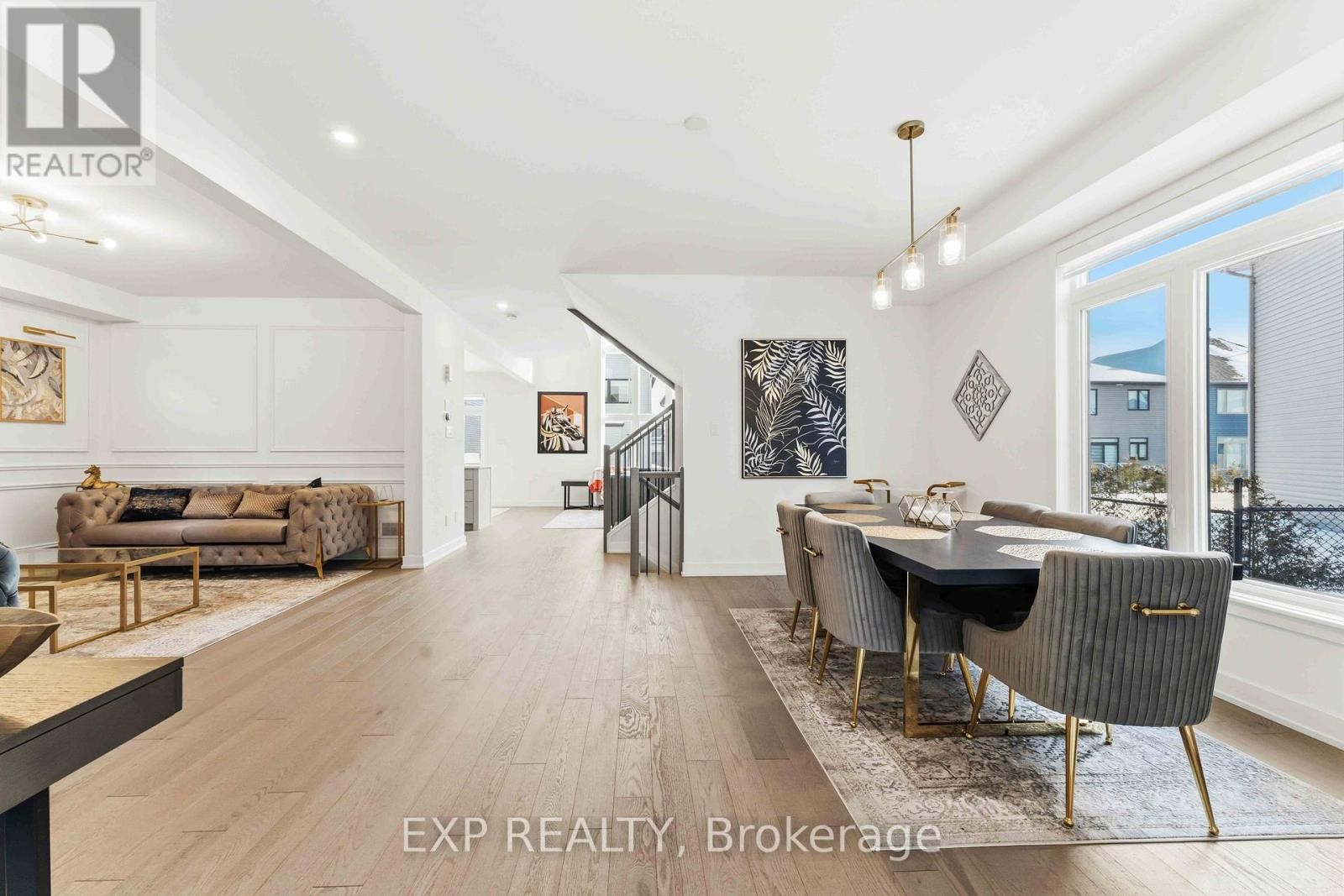 












212 REISLING WAY

,
Ottawa,




Ontario
K1T0X1

