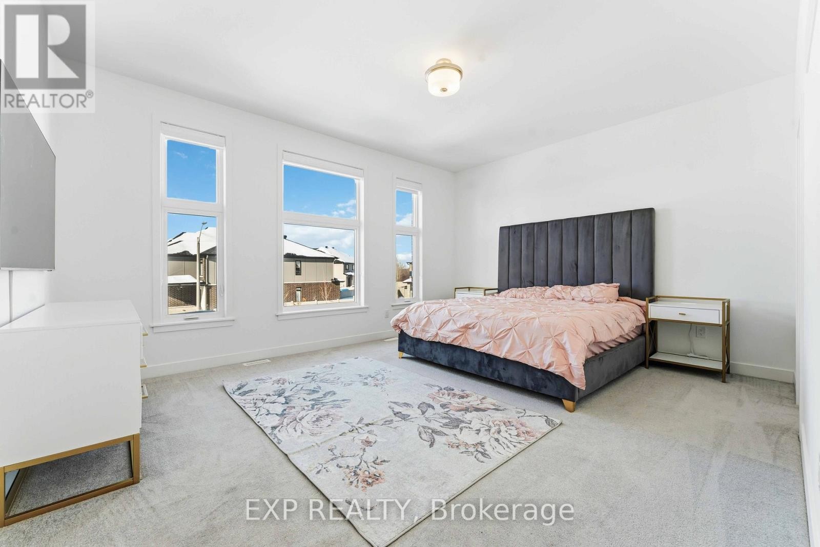 












212 REISLING WAY

,
Ottawa,




Ontario
K1T0X1

