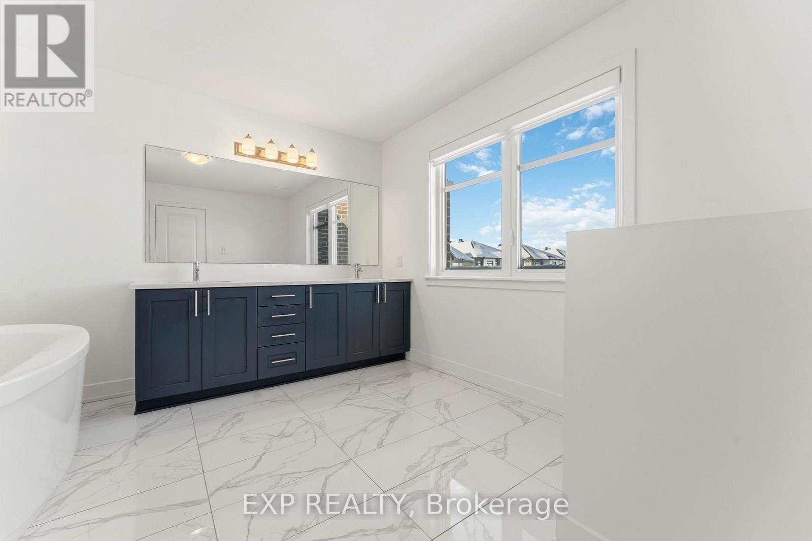 












212 REISLING WAY

,
Ottawa,




Ontario
K1T0X1

