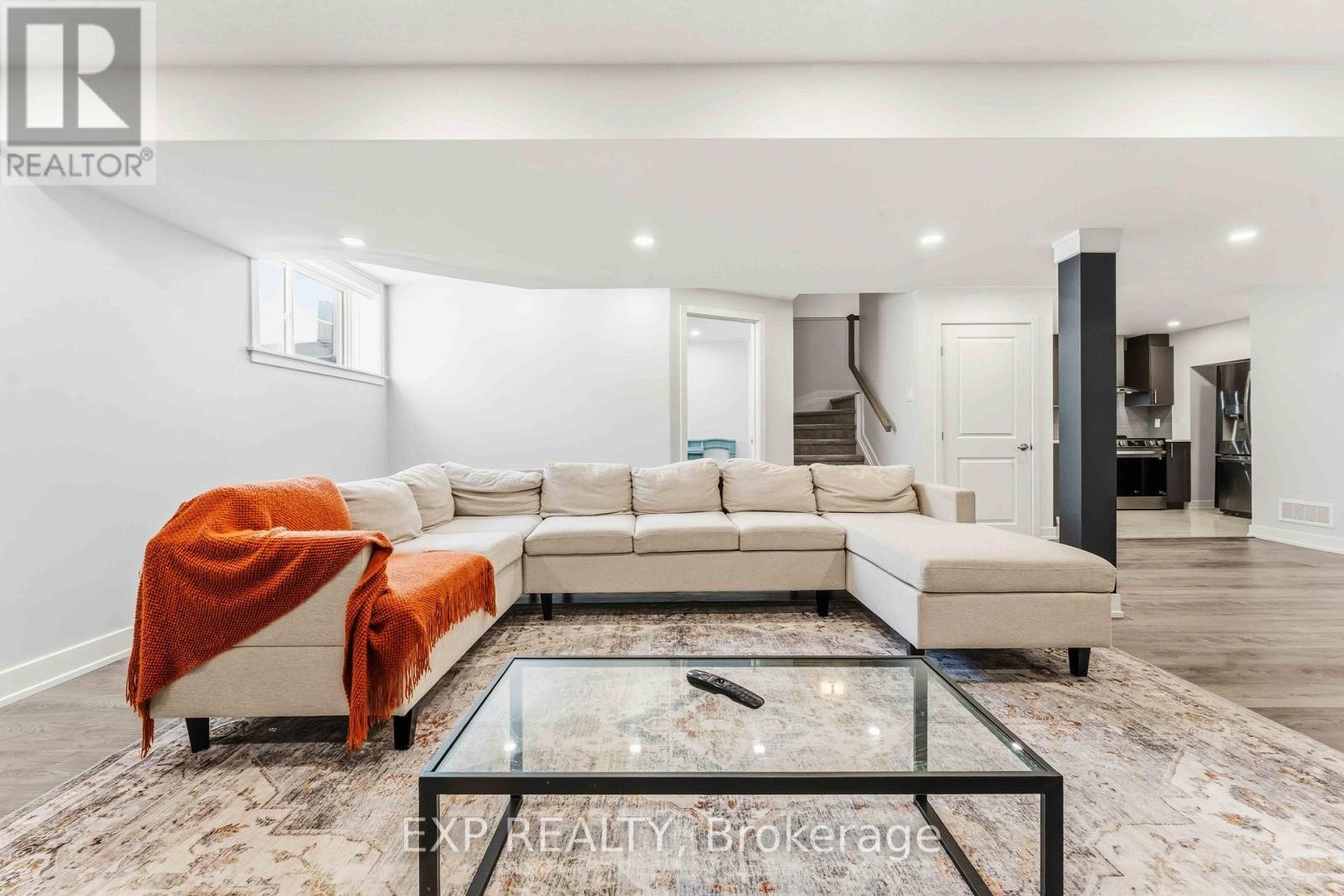 












212 REISLING WAY

,
Ottawa,




Ontario
K1T0X1

