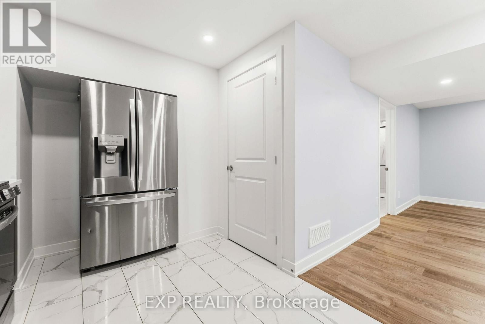 












212 REISLING WAY

,
Ottawa,




Ontario
K1T0X1

