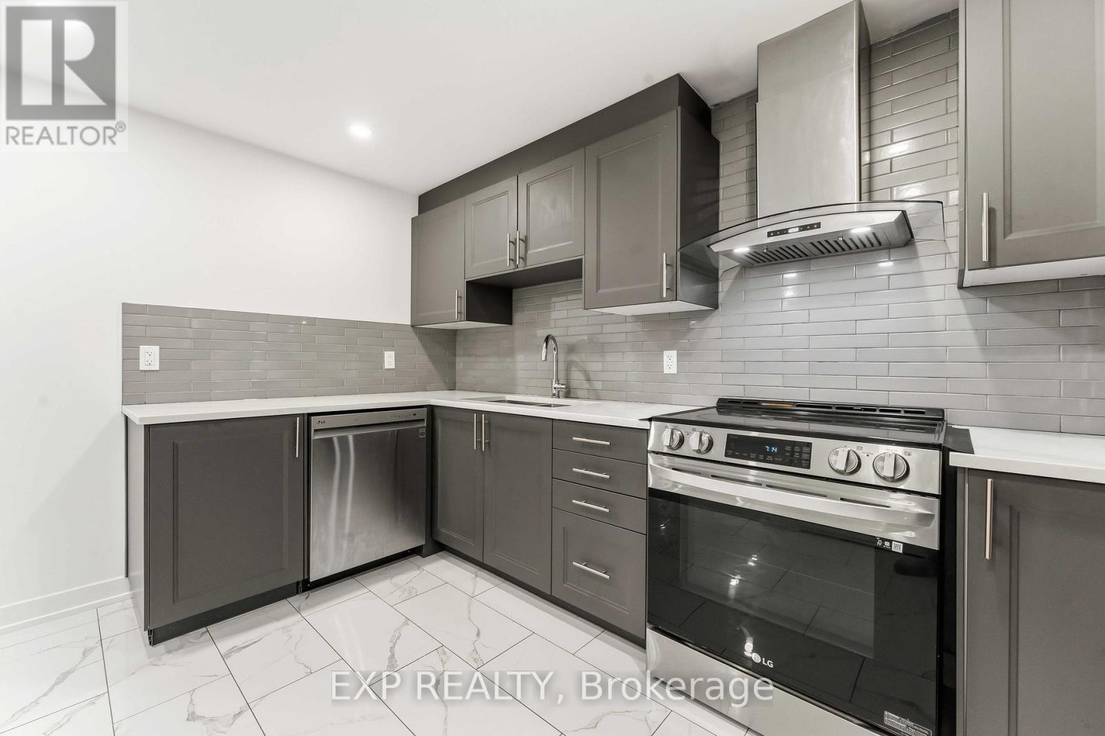 












212 REISLING WAY

,
Ottawa,




Ontario
K1T0X1

