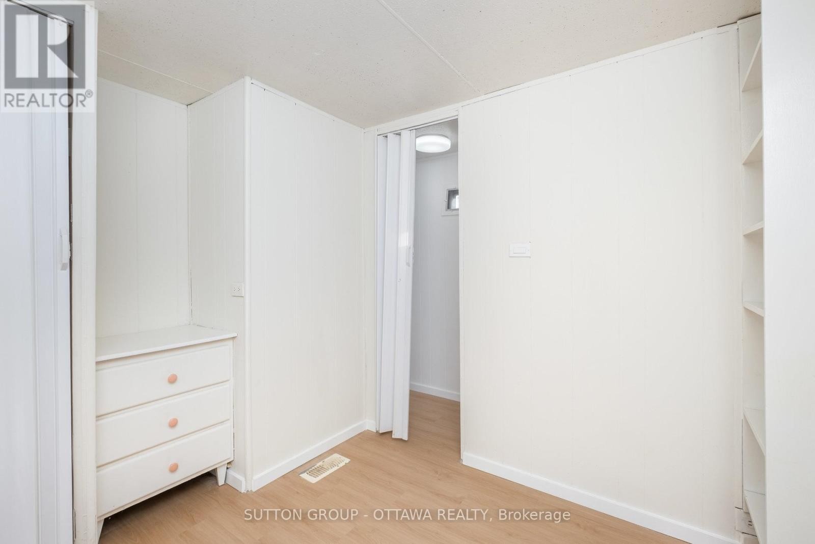 












42 - 7481 MITCH OWENS ROAD

,
Ottawa,




Ontario
K1G3N4

