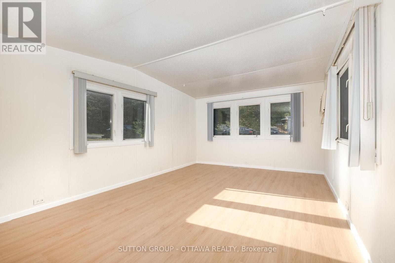 












42 - 7481 MITCH OWENS ROAD

,
Ottawa,




Ontario
K1G3N4

