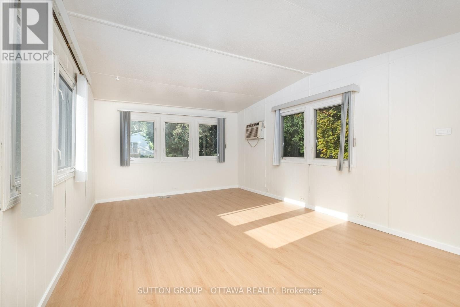 












42 - 7481 MITCH OWENS ROAD

,
Ottawa,




Ontario
K1G3N4

