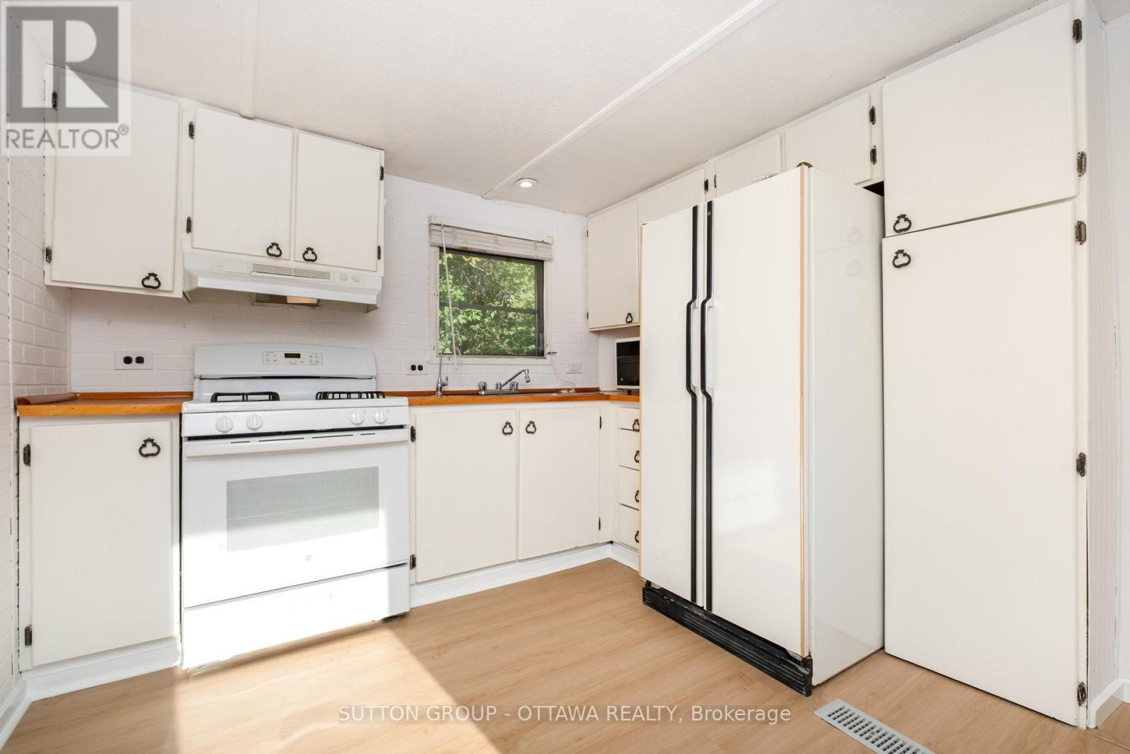 












42 - 7481 MITCH OWENS ROAD

,
Ottawa,




Ontario
K1G3N4

