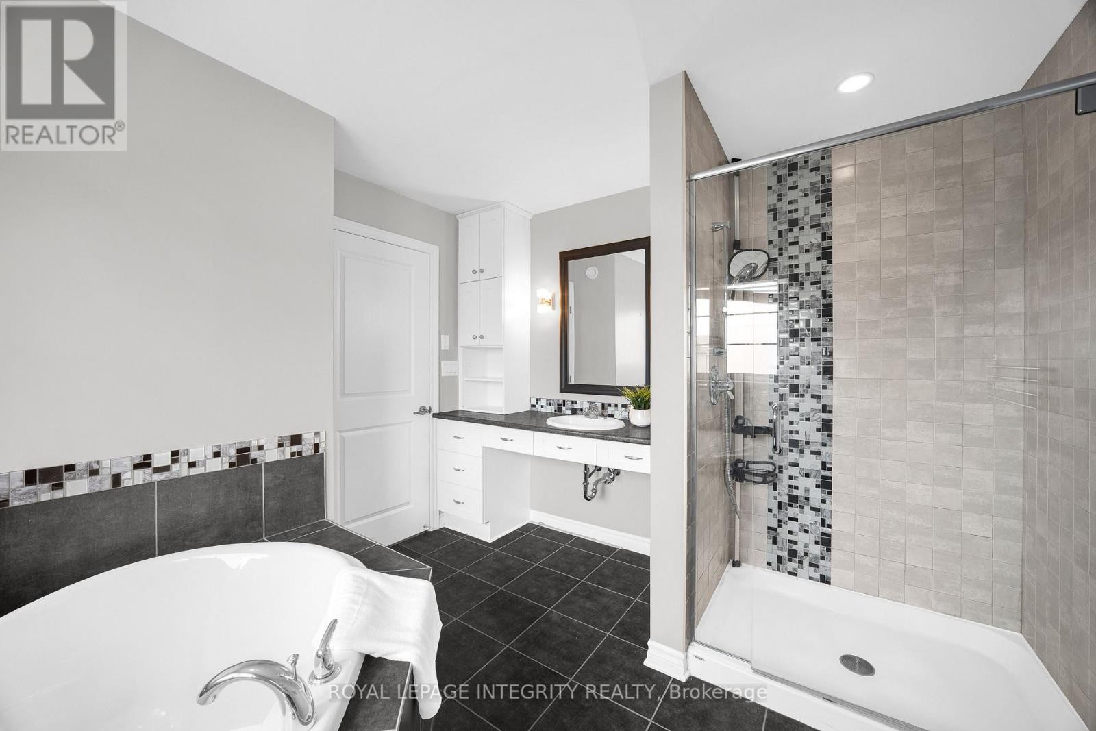 












514 CARINA CRESCENT

,
Ottawa,




Ontario
K2J0Z4

