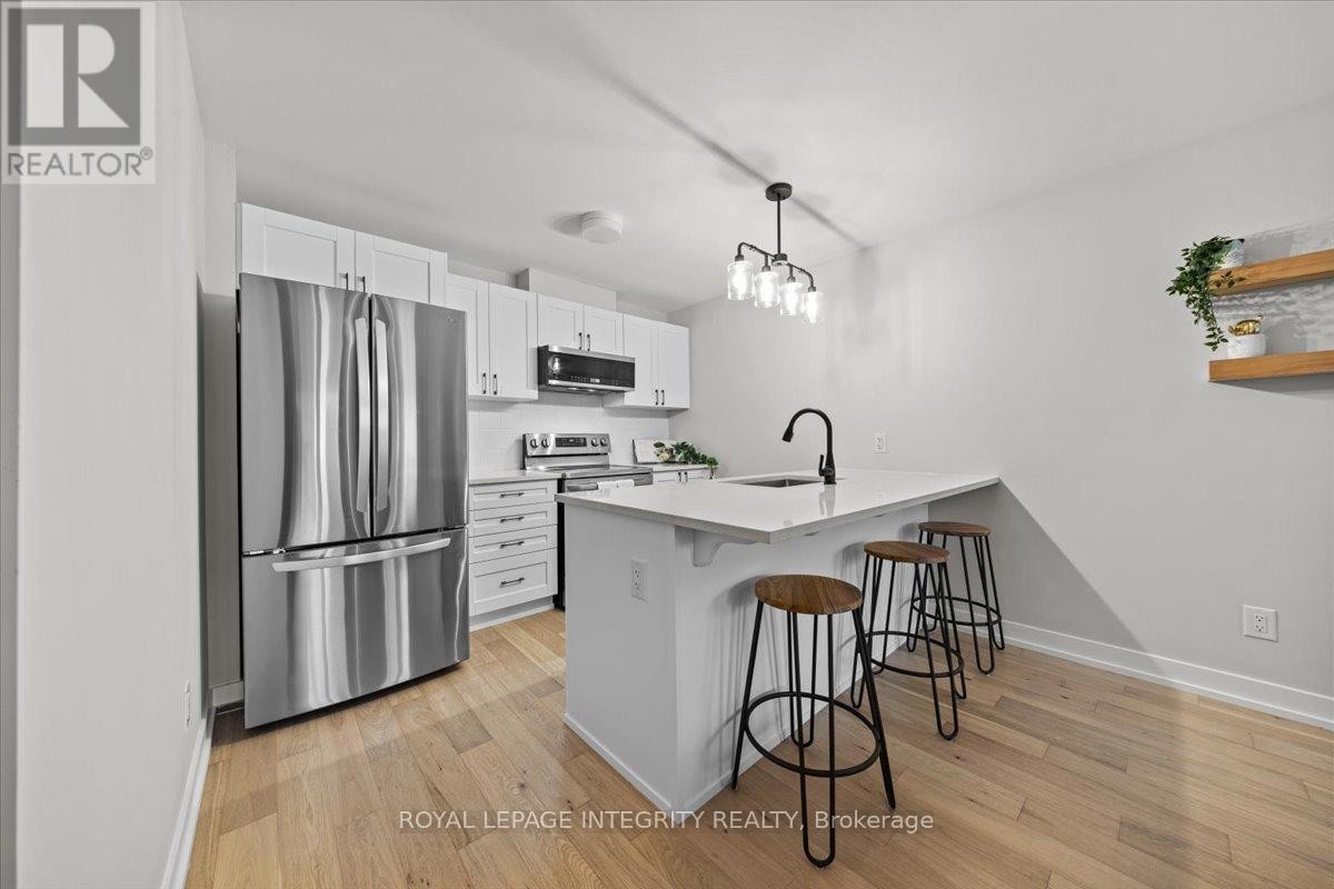 












705 CHROMITE PRIVATE

,
Ottawa,




Ontario
K2J7J2

