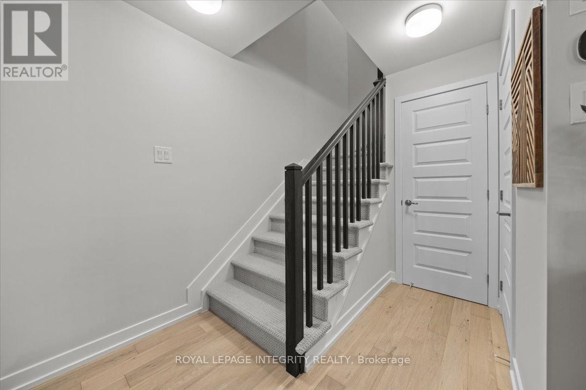 












705 CHROMITE PRIVATE

,
Ottawa,




Ontario
K2J7J2

