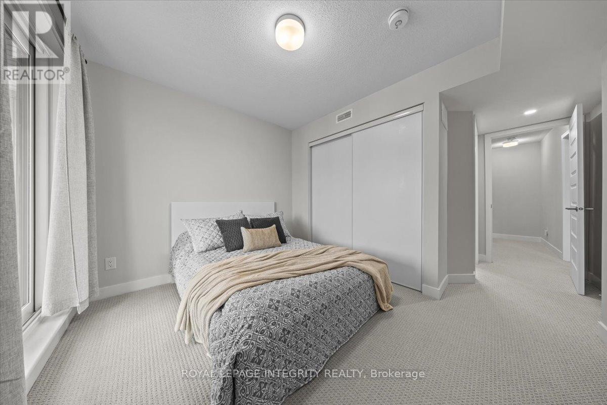 












705 CHROMITE PRIVATE

,
Ottawa,




Ontario
K2J7J2

