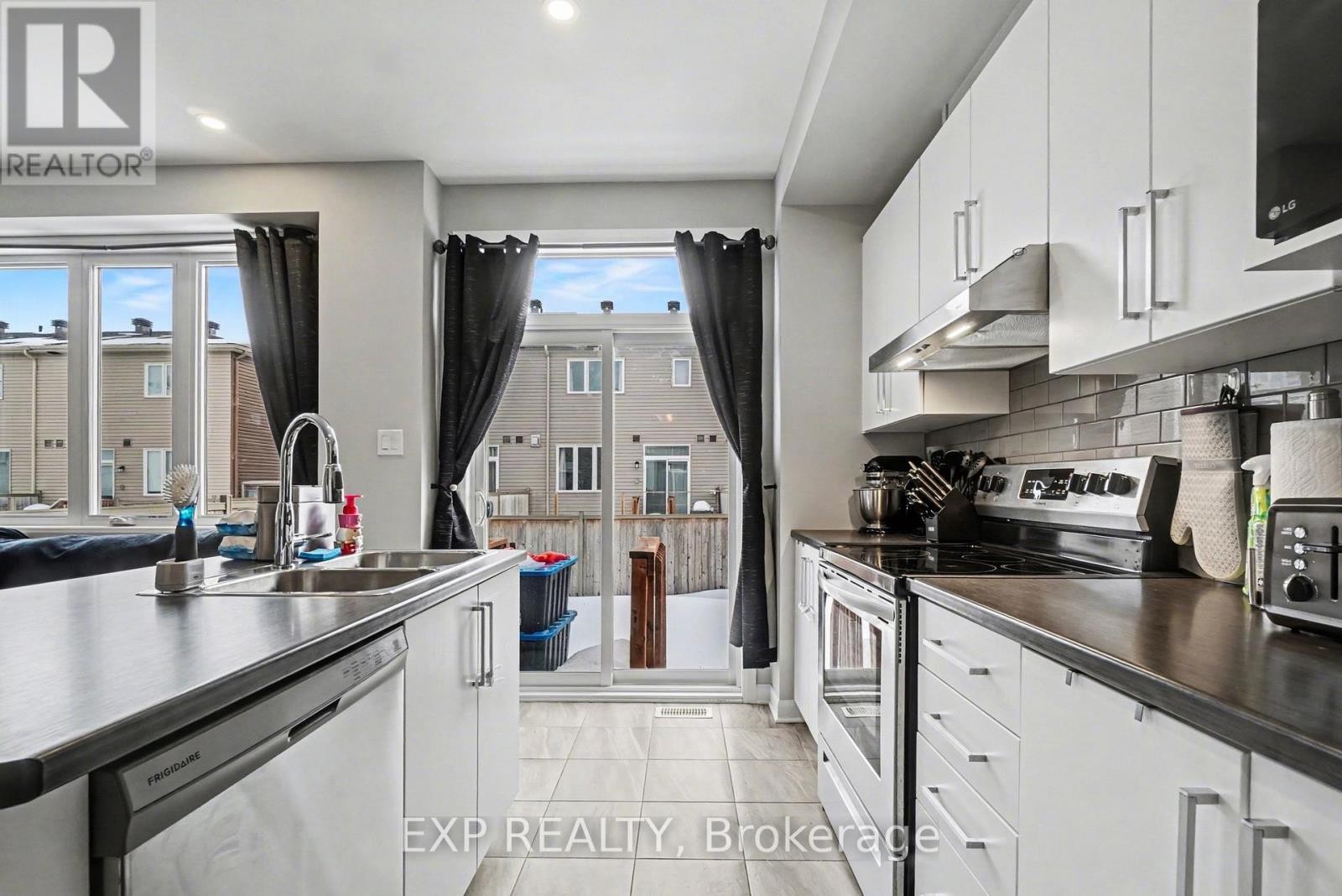 












155 GARDENPOST TERRACE

,
Ottawa,




Ontario
K4A3W4

