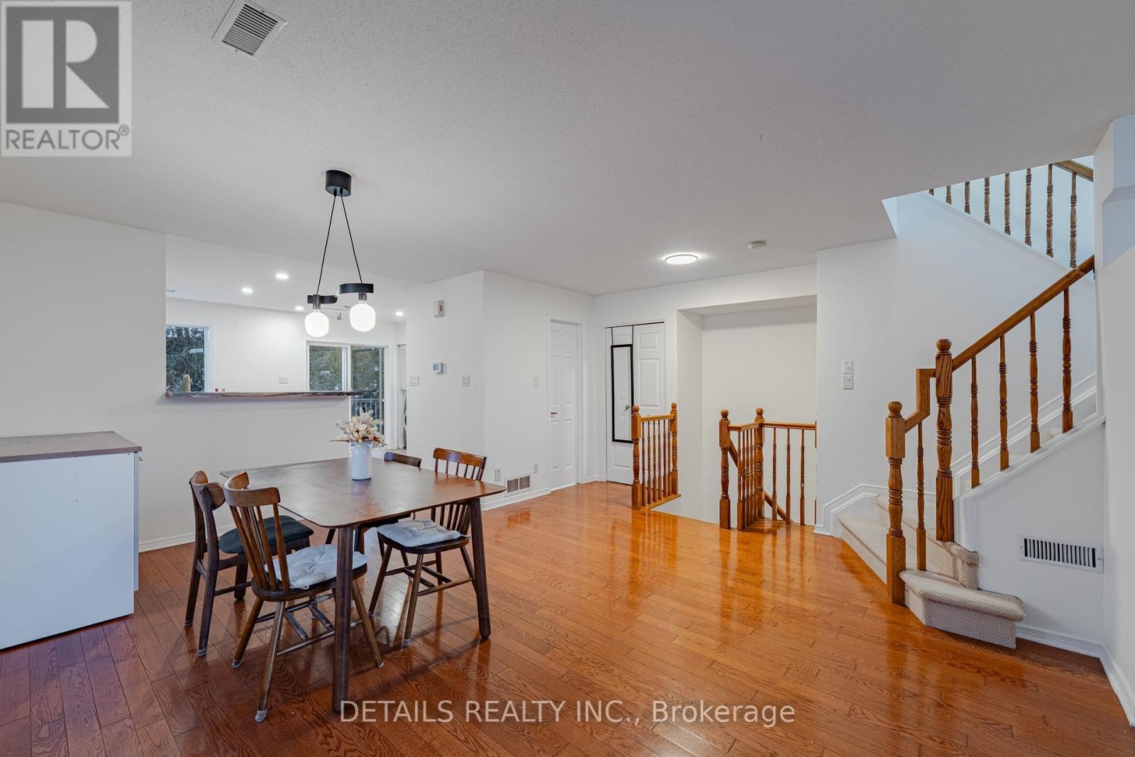 












20 - 376 WIFFEN PRIVATE

,
Ottawa,




Ontario
K2H1G4

