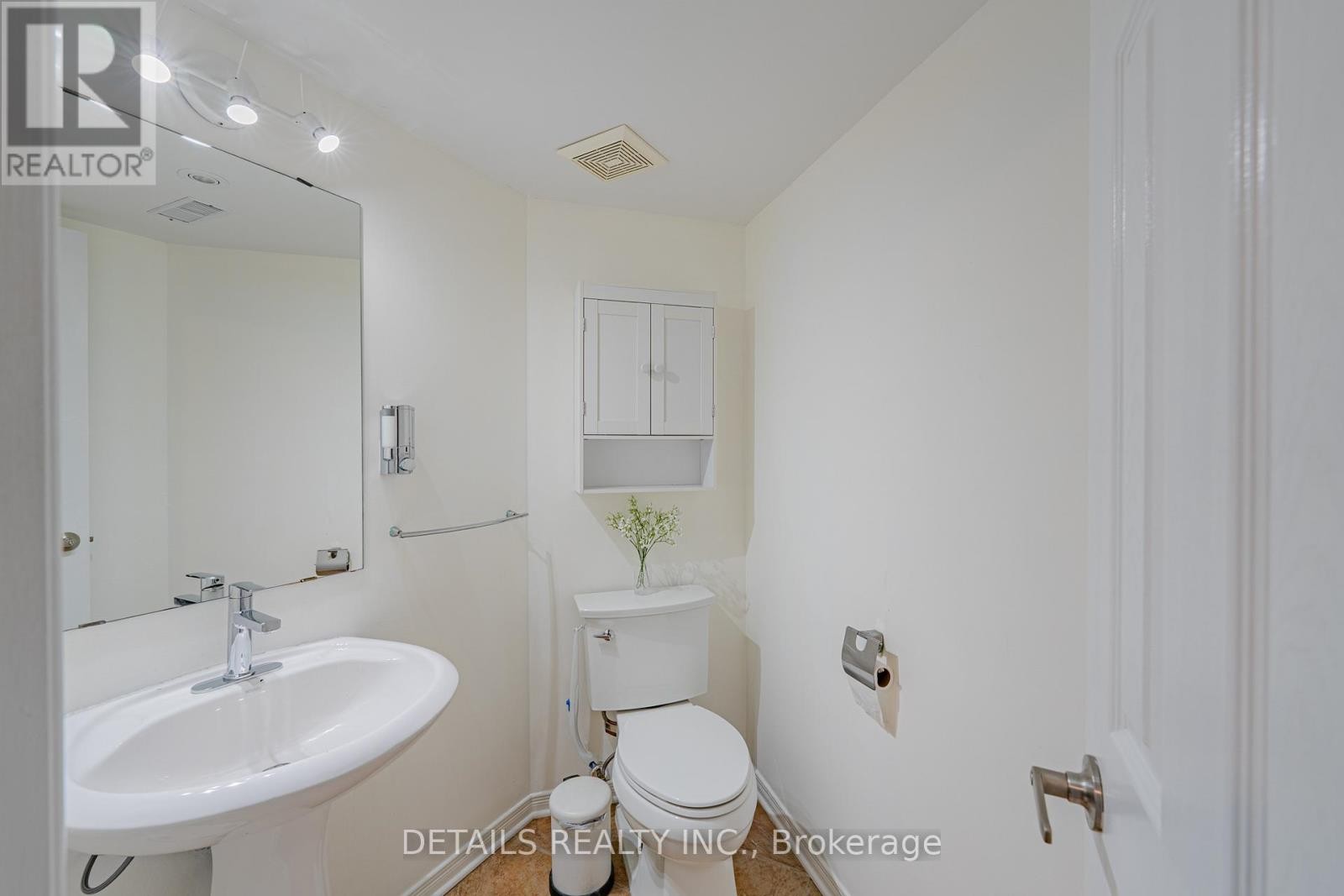 












20 - 376 WIFFEN PRIVATE

,
Ottawa,




Ontario
K2H1G4


