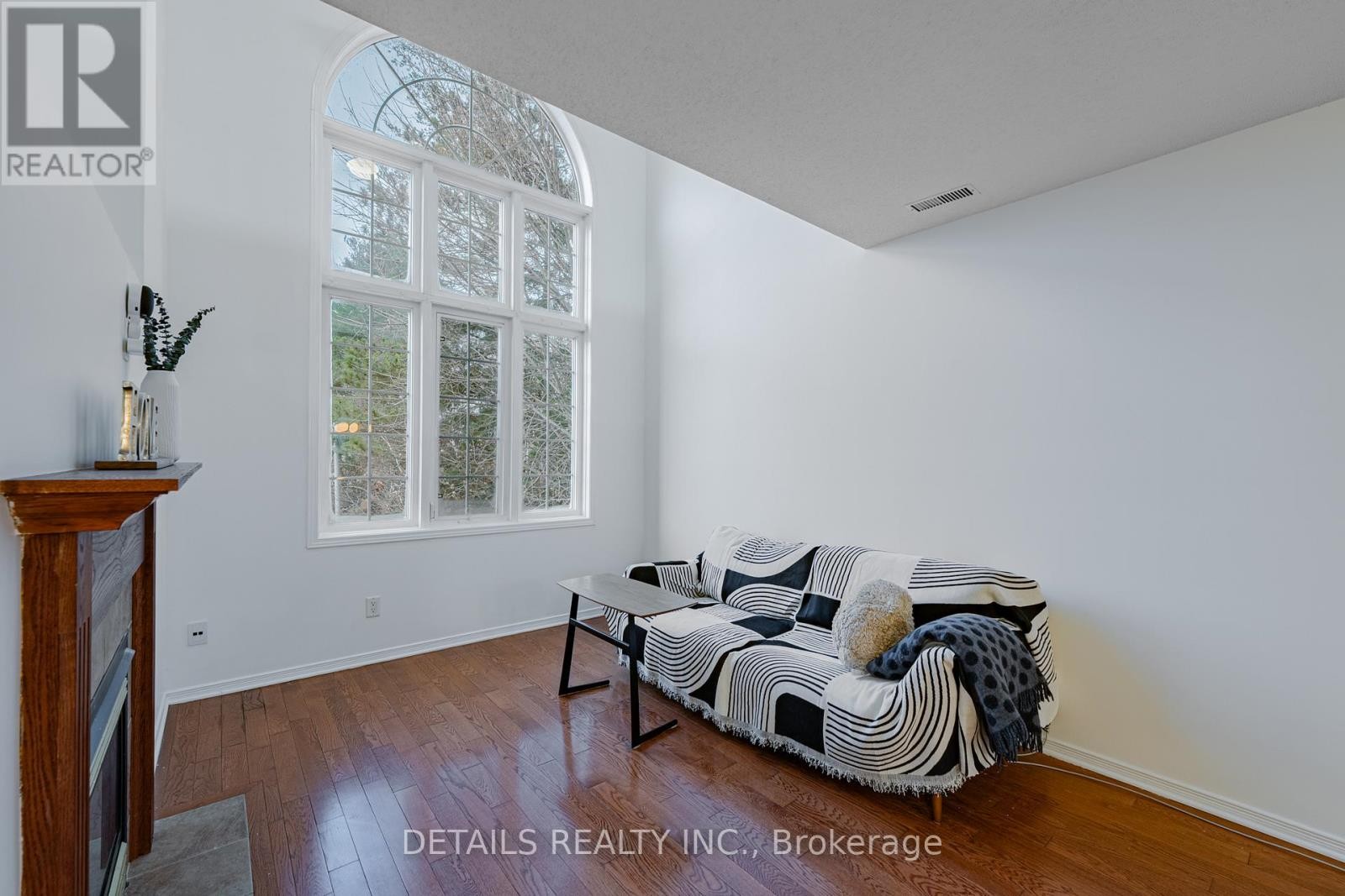












20 - 376 WIFFEN PRIVATE

,
Ottawa,




Ontario
K2H1G4

