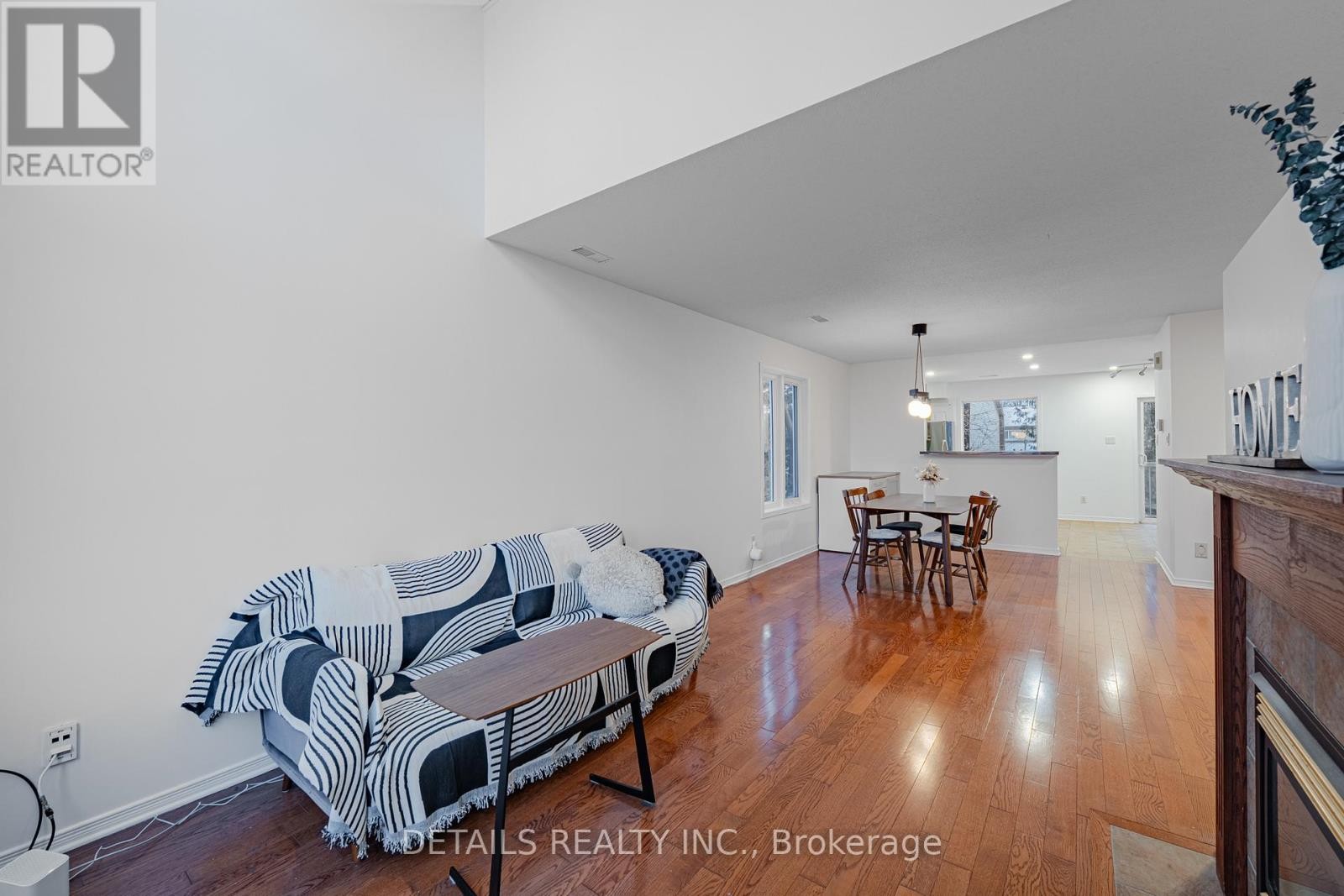 












20 - 376 WIFFEN PRIVATE

,
Ottawa,




Ontario
K2H1G4

