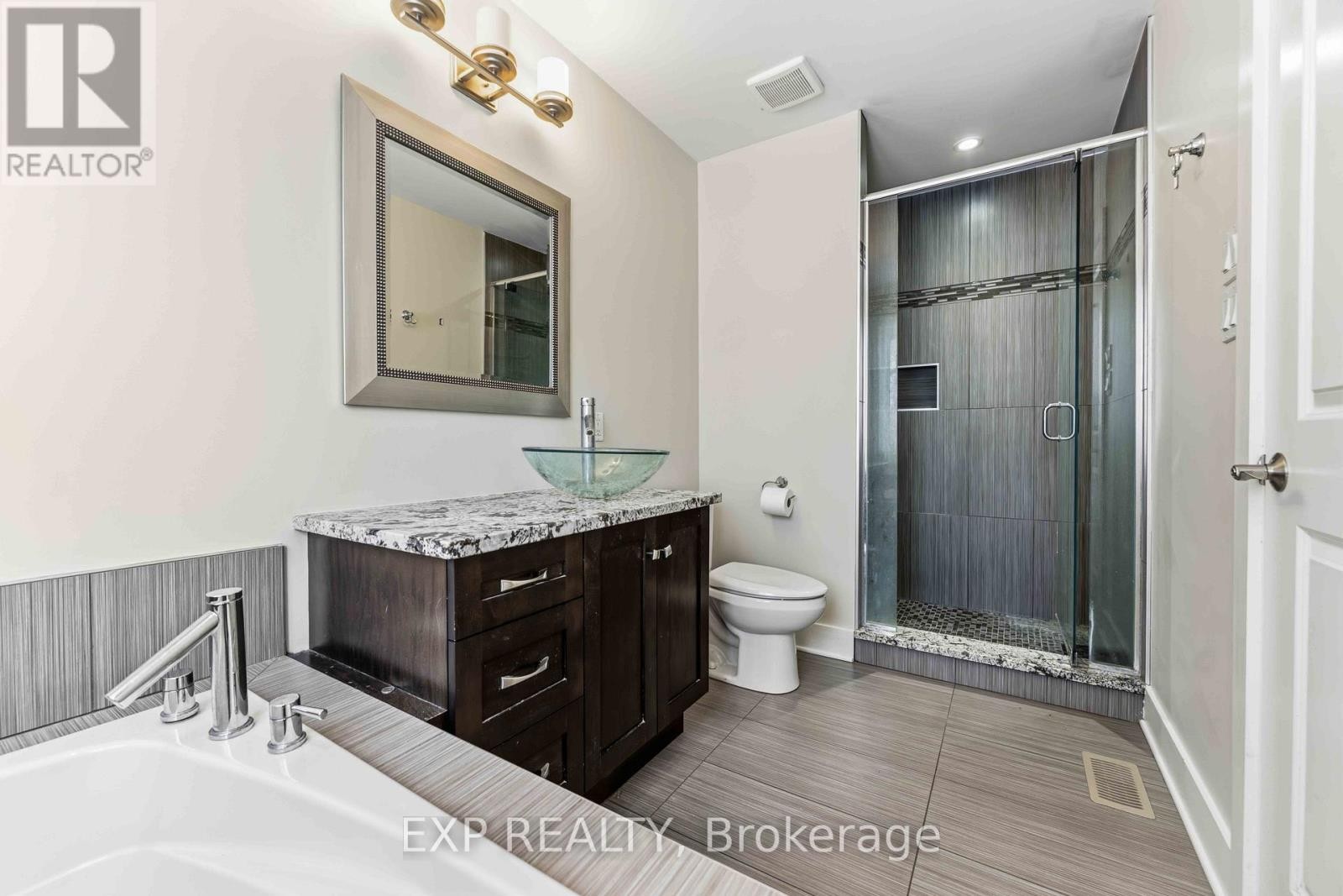 












152 RIVINGTON STREET

,
Ottawa,




Ontario
K0A1L0

