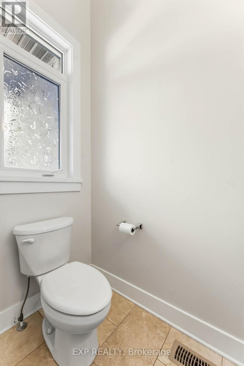 












152 RIVINGTON STREET

,
Ottawa,




Ontario
K0A1L0

