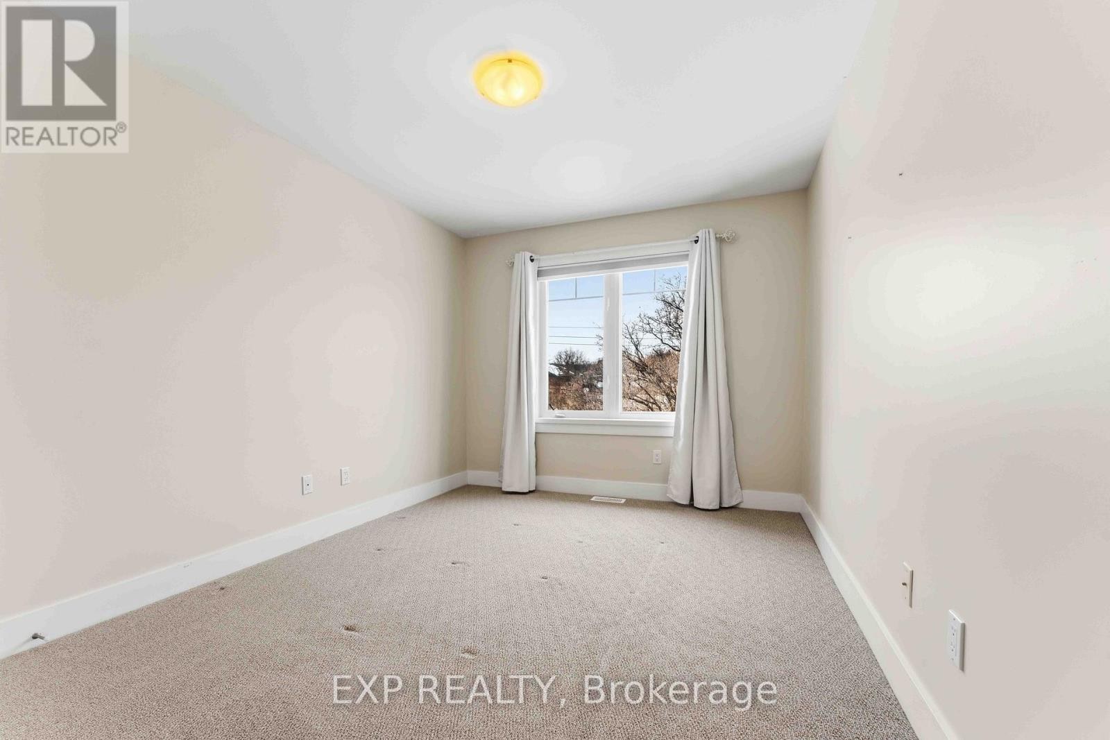 












152 RIVINGTON STREET

,
Ottawa,




Ontario
K0A1L0

