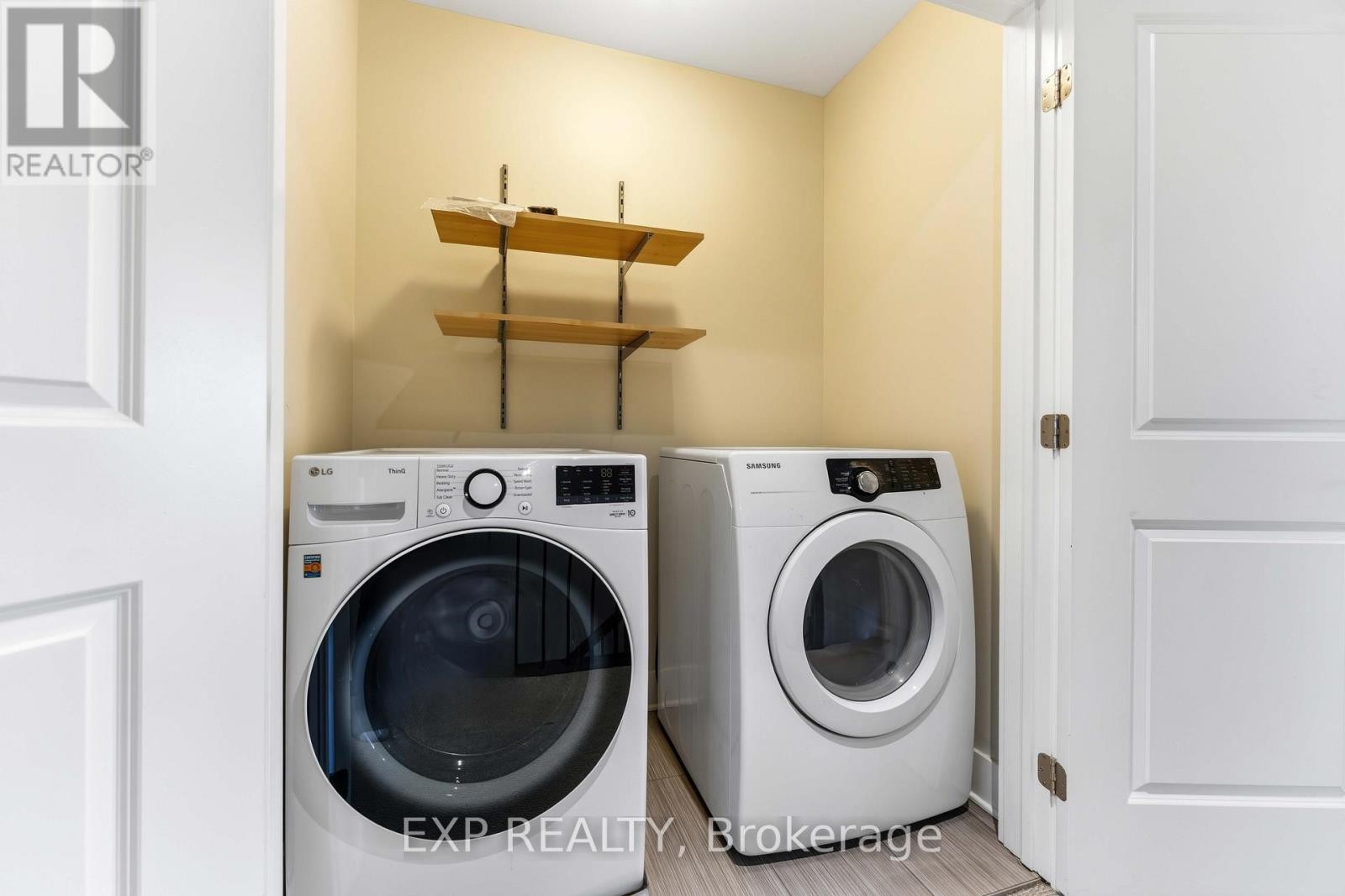 












152 RIVINGTON STREET

,
Ottawa,




Ontario
K0A1L0

