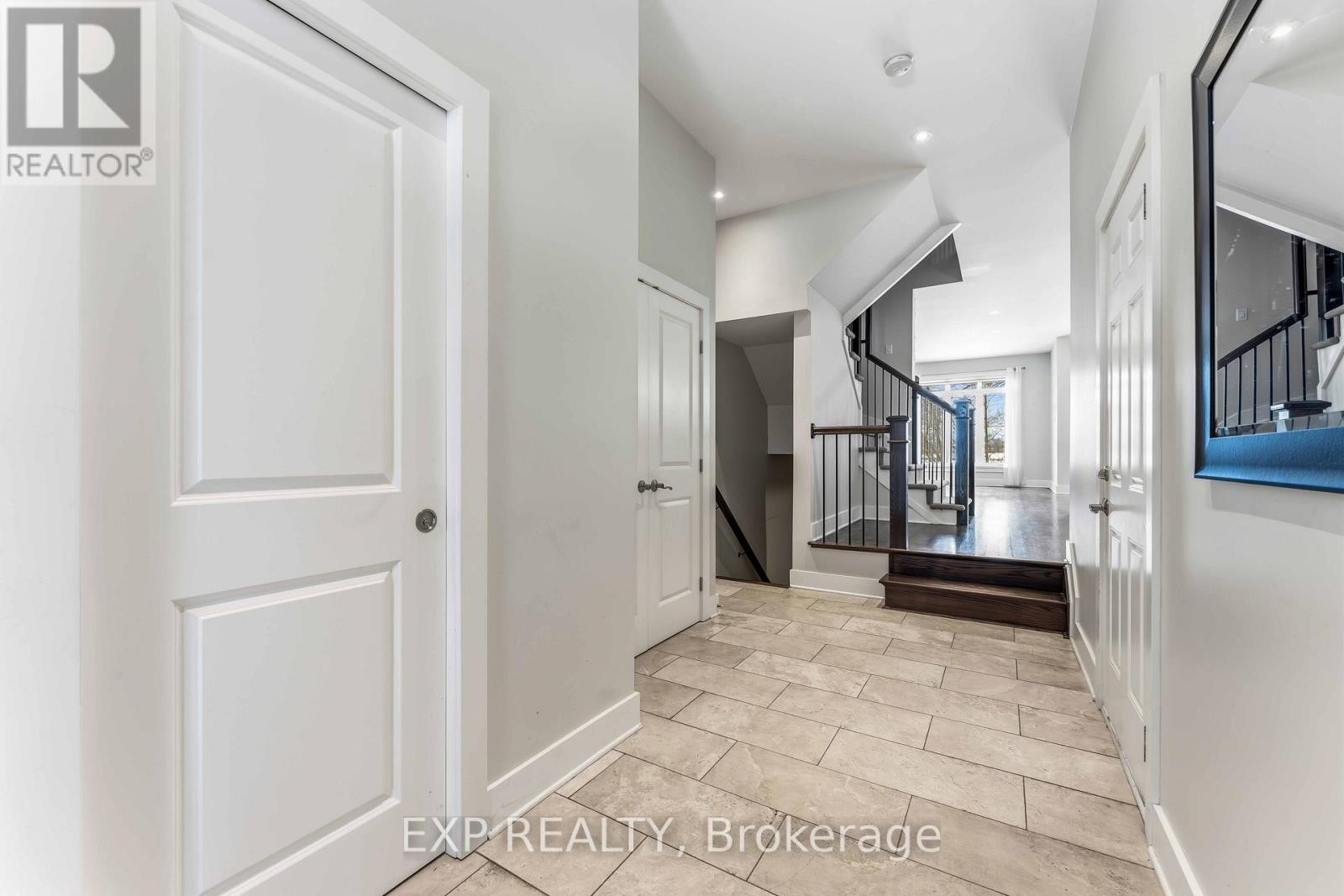 












152 RIVINGTON STREET

,
Ottawa,




Ontario
K0A1L0

