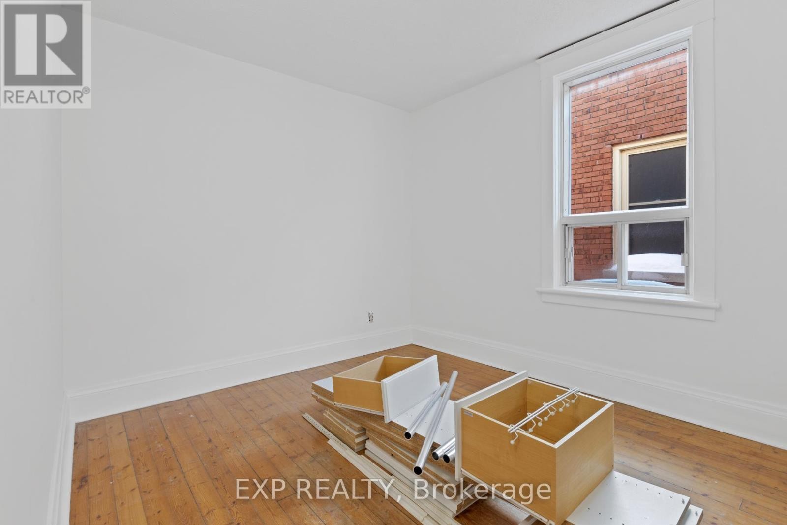 












292-294 CLARENCE STREET

,
Ottawa,




Ontario
K1N5R3

