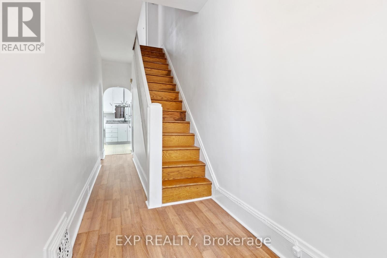 












292-294 CLARENCE STREET

,
Ottawa,




Ontario
K1N5R3

