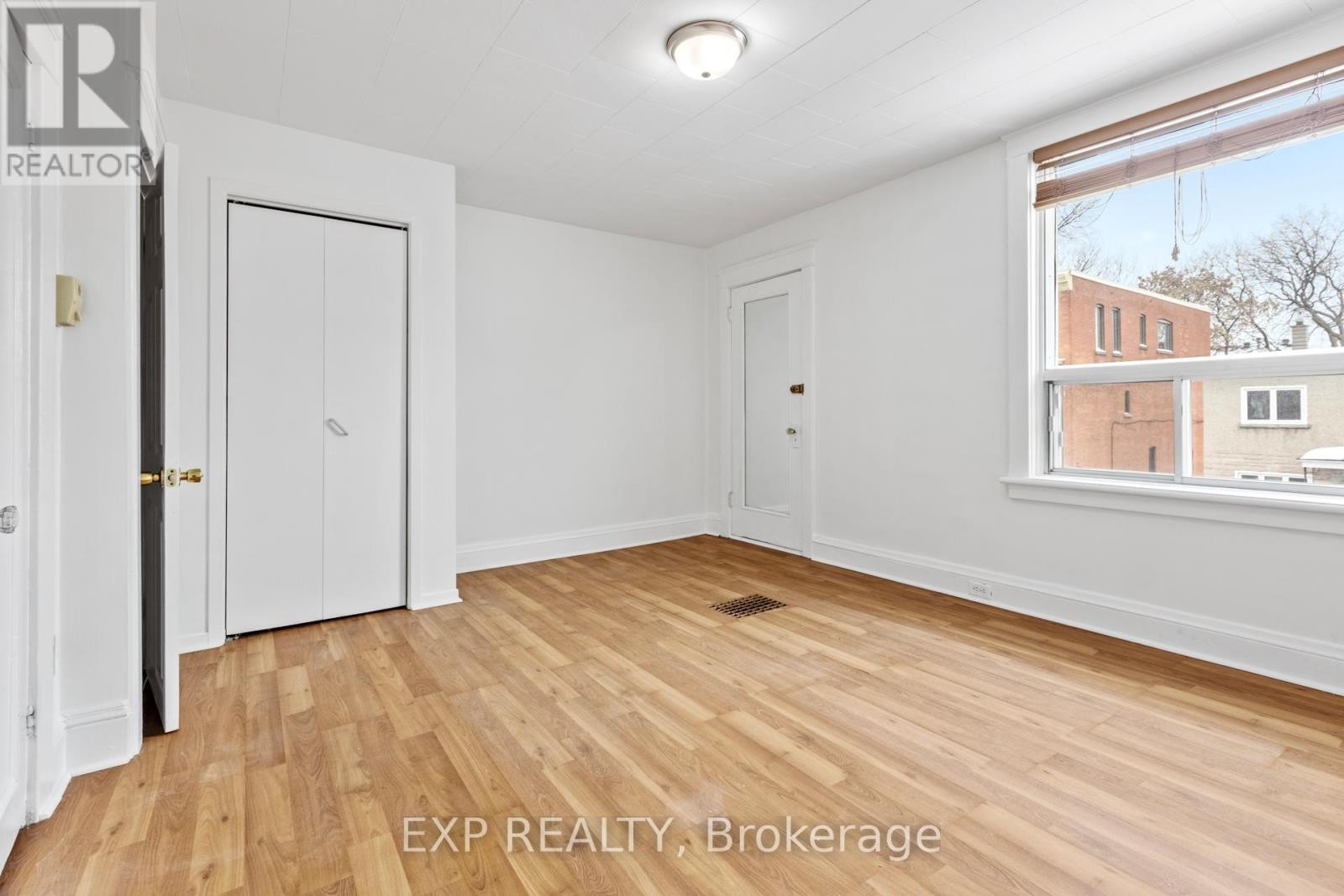 












292-294 CLARENCE STREET

,
Ottawa,




Ontario
K1N5R3

