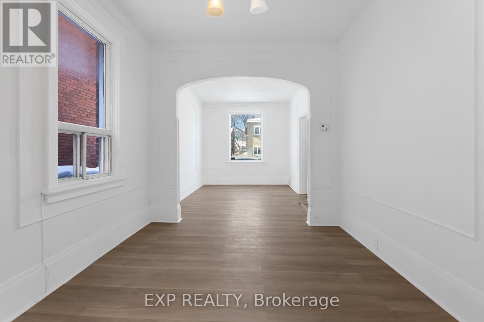 












292-294 CLARENCE STREET

,
Ottawa,




Ontario
K1N5R3

